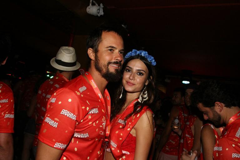 Paulo Vilhena e Thaila Ayala