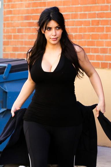 Grávida, Kim Kardashian se exercita em Los Angeles, Estados Unidos