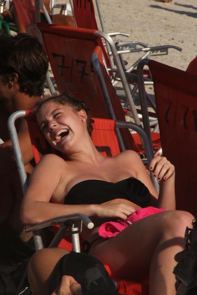 Alice Wegmann curte praia no Rio