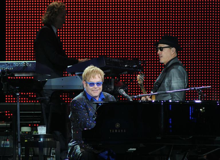 Elton John faz show em São Paulo