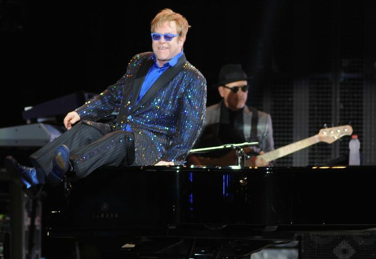 Elton John faz show em São Paulo