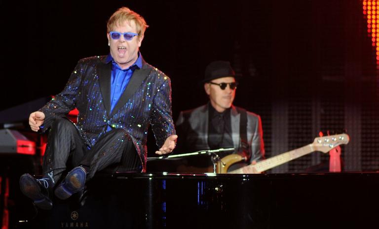 Elton John faz show em São Paulo