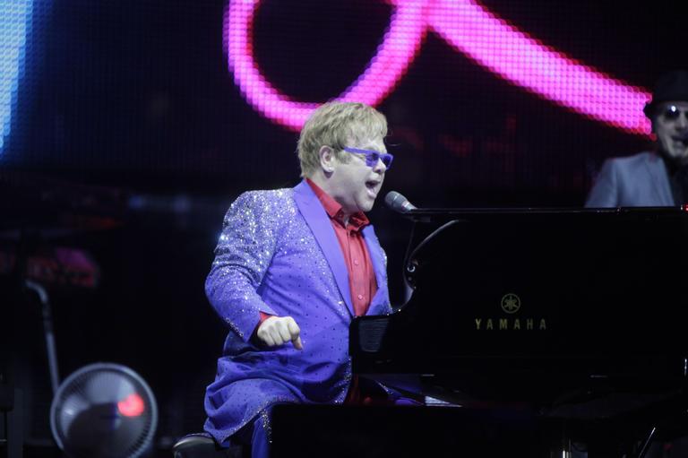 Elton John se apresenta no Mineirão, em Belo Horizonte