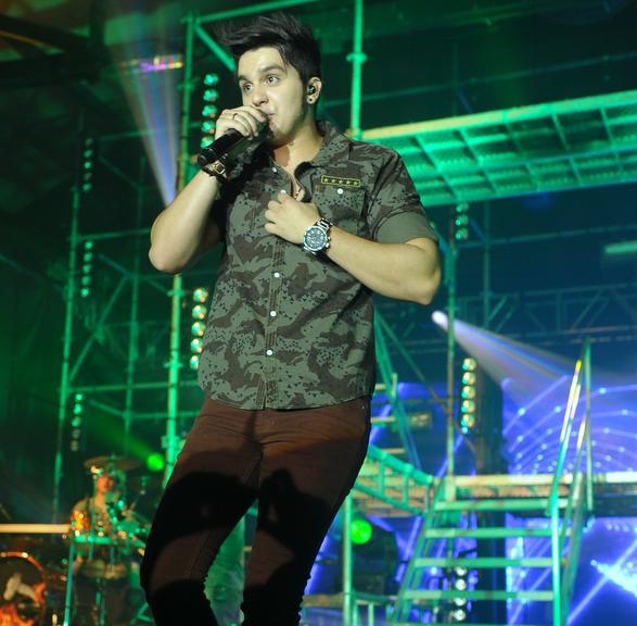 Luan Santana se apresenta em SP