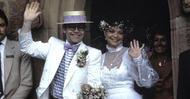 Elton e Renate Blauel se casaram em 1984 e a relação durou quatro anos; o cantor já havia declaro sua bissexualidade à revista 'Rolling Stone' em 1976