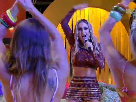 Claudia Leitte ensinou suas coreografias no BBB13 na Festa de Energia que Contagia