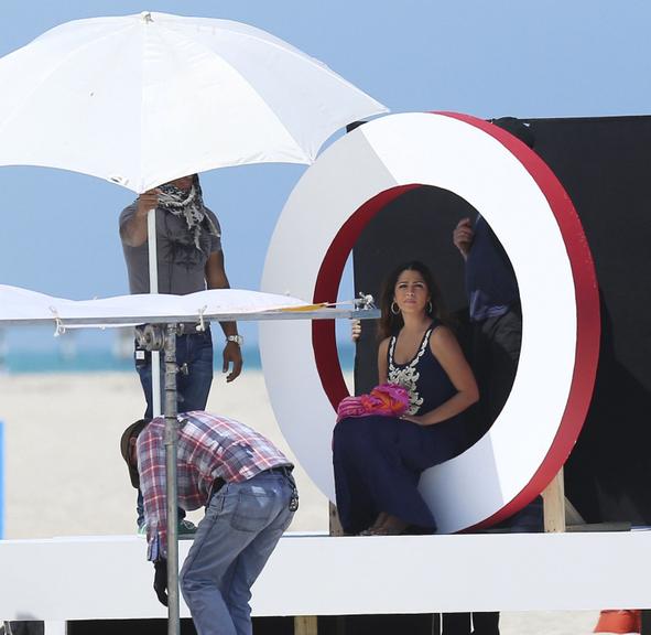 Camila Alves realiza ensaio em Miami, Estados Unidos