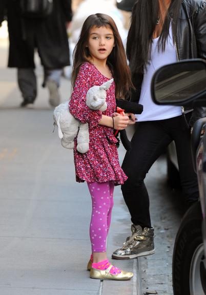 Suri Cruise adota franjinha em seu novo visual