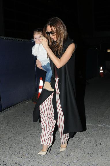 Victoria Beckham e sua pequena Harper