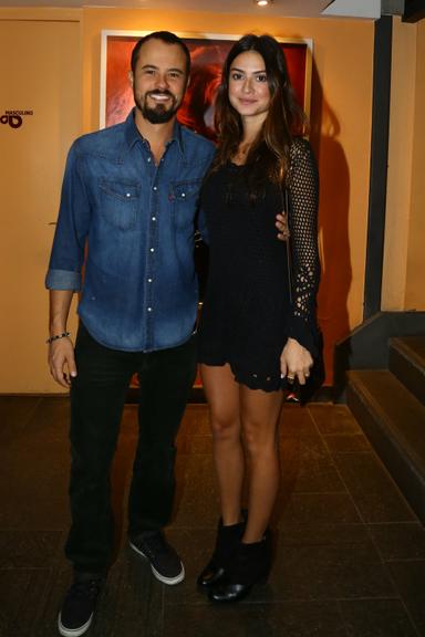 Paulo Vilhena e Thaila Ayala