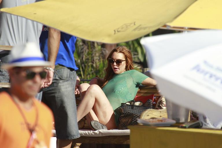 Lindsay Lohan em praia de Florianópolis