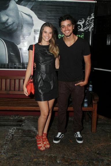 Juliana Paiva e Rodrigo Simas