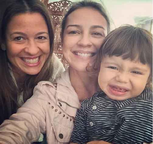 Veja 20 famosas em selfies fofos com os filhos 