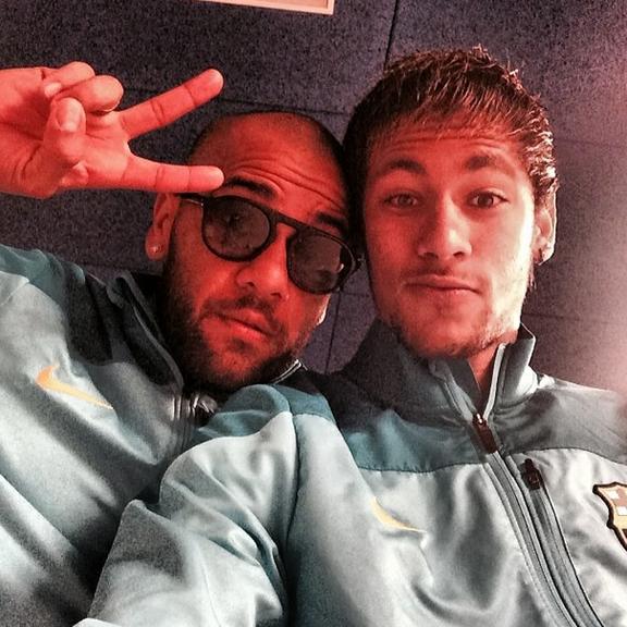 Neymar é o rei das selfies no Instagram: veja o jogador com amigos