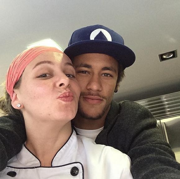 Neymar é o rei das selfies no Instagram: veja o jogador com amigos