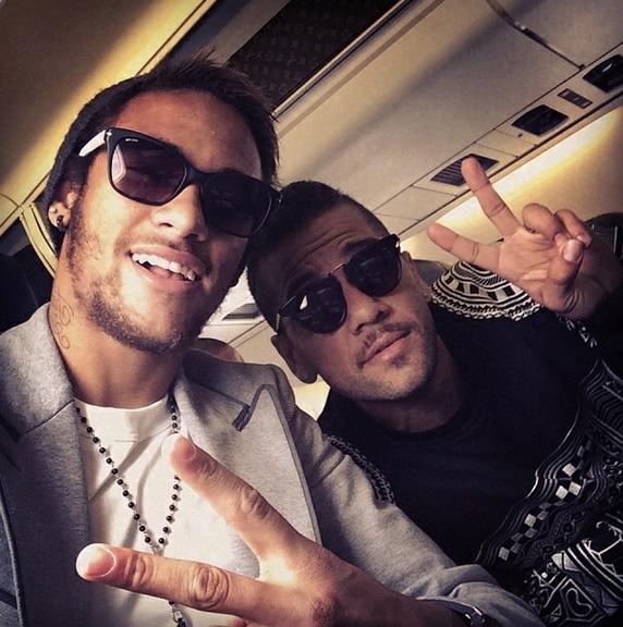 Neymar é o rei das selfies no Instagram: veja o jogador com amigos