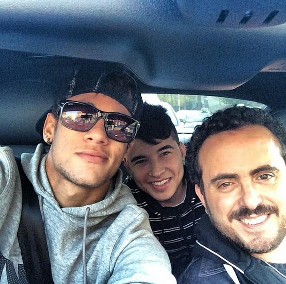 Neymar é o rei das selfies no Instagram: veja o jogador com amigos