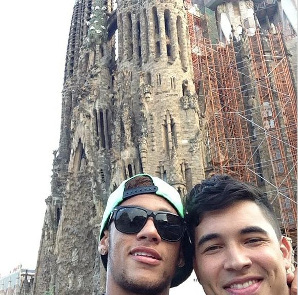 Neymar é o rei das selfies no Instagram: veja o jogador com amigos