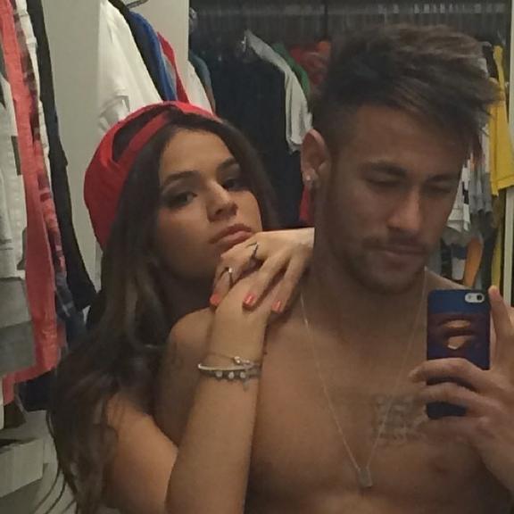 Neymar é o rei das selfies no Instagram: veja o jogador com amigos