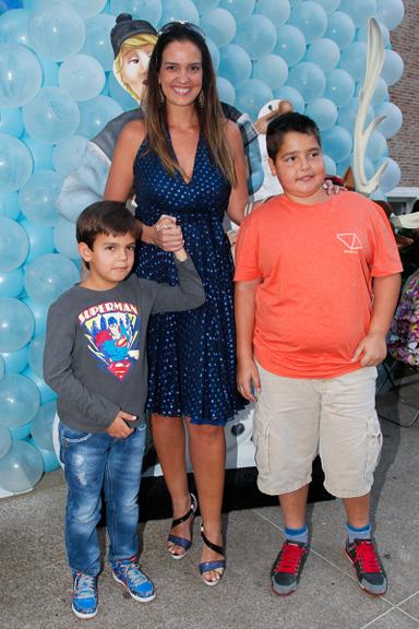 Luciana, esposa de Faustão, e os filhos