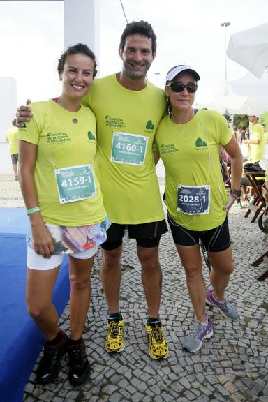 Iran Malfitano, Úrsula Corona e mais atores participam de maratona no Rio 