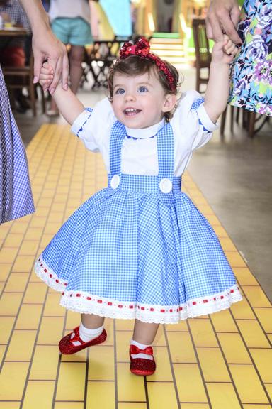 Maria Eduarda, filha de Henri Castelli e Juliana Despírito, completa 1 ano