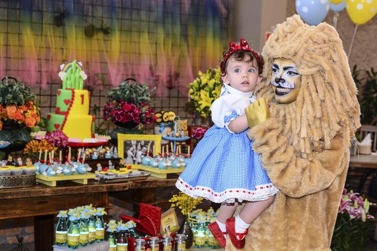 Maria Eduarda, filha de Henri Castelli e Juliana Despírito, completa 1 ano