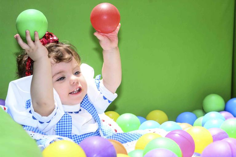 Maria Eduarda, filha de Henri Castelli e Juliana Despírito, completa 1 ano