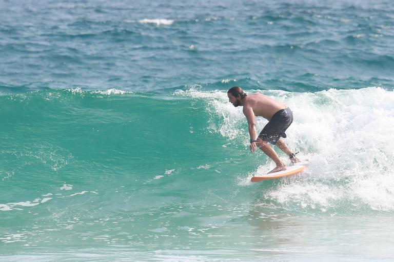 Vladimir Brichta na praia 