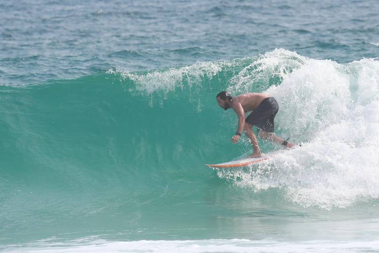 Vladimir Brichta na praia 