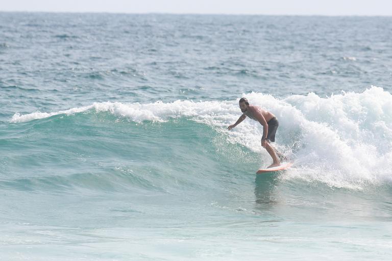 Vladimir Brichta na praia 