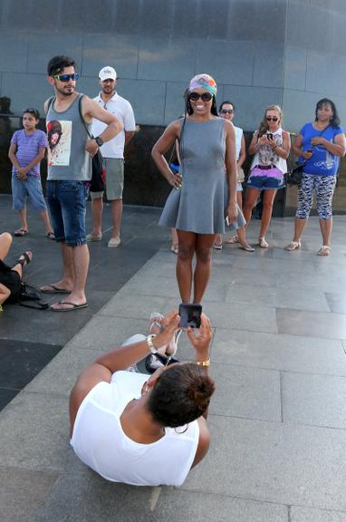 Queen Latifah visita Cristo Redentor no Rio