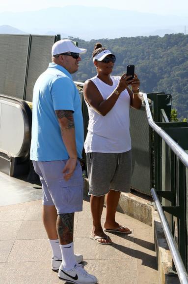 Queen Latifah visita Cristo Redentor no Rio