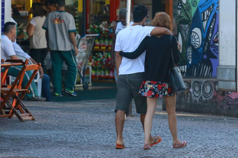 Sophia Abrahão e Sérgio Malheiros: clima de romance