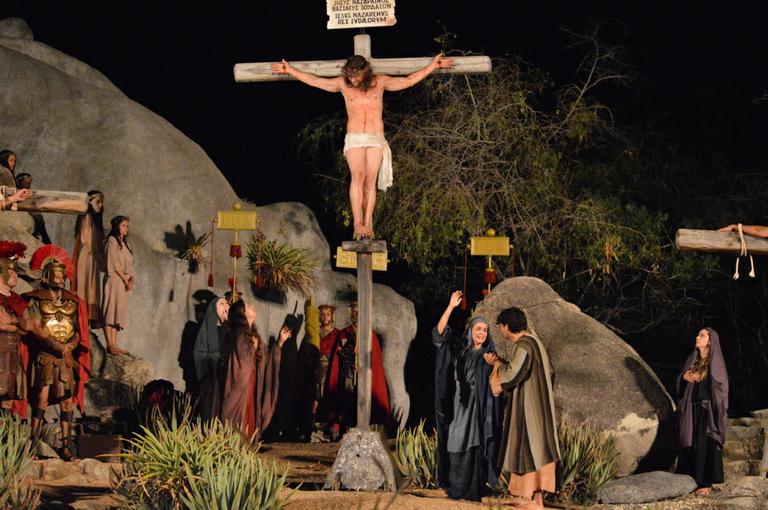 Espetáculo Paixão de Cristo com Igor Rickli, Paloma Bernardi e Humberto Martins