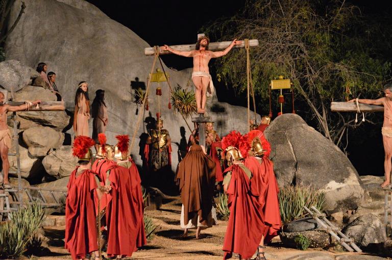 Espetáculo Paixão de Cristo com Igor Rickli, Paloma Bernardi e Humberto Martins