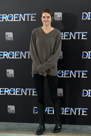 Shailene Woodley possui estilo fácil de copiar. Confira!