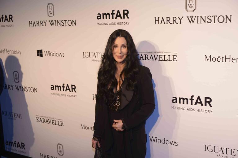 Celebridades marcam presença no baile da amfAR