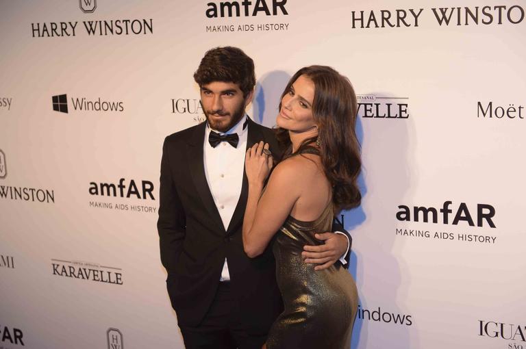 Celebridades marcam presença no baile da amfAR