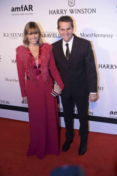 Celebridades marcam presença no baile da amfAR