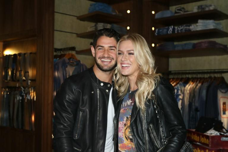 Alexandre Pato e Fiorella Mattheis