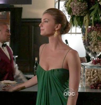 Revenge: Confira os looks marcantes de Emily Thorne