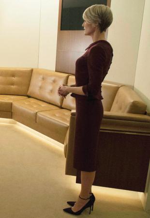 Inspire-se nos looks clássico de Claire, de 'House of Cards'