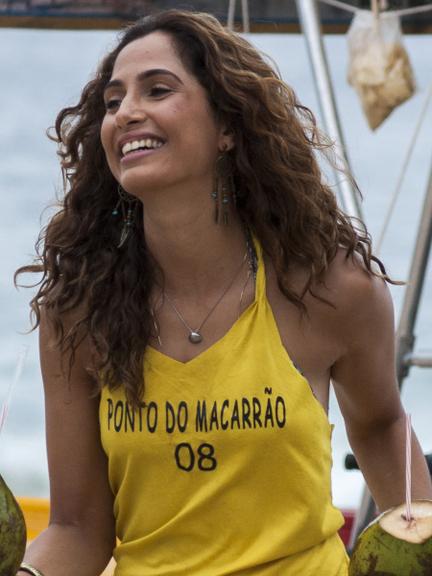 Babilônia: 12 brincos de Regina (Camila Pitanga)