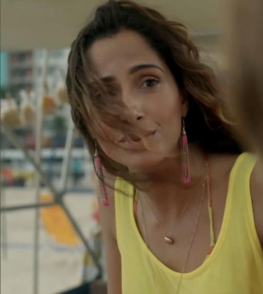 Babilônia: 12 brincos de Regina (Camila Pitanga)