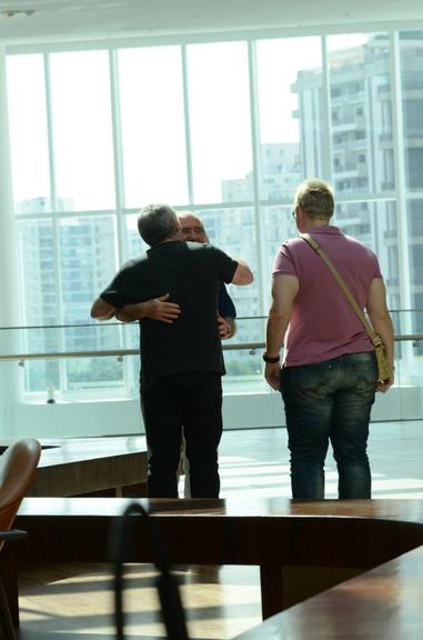 Renato Aragão almoça com a filha e amigos em restaurante no Rio