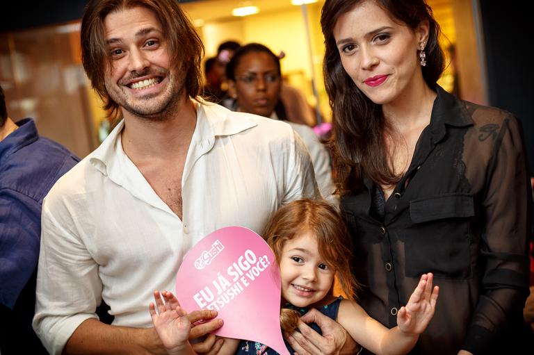 Famosos participam de inauguração de restaurante japonês, no Rio