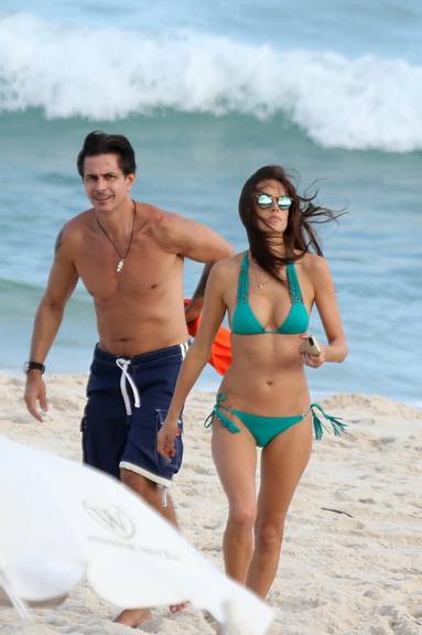 Alessandra Ambrósio na Barra da Tijuca