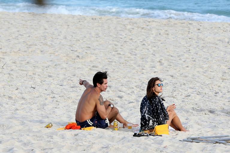 Alessandra Ambrósio na Barra da Tijuca