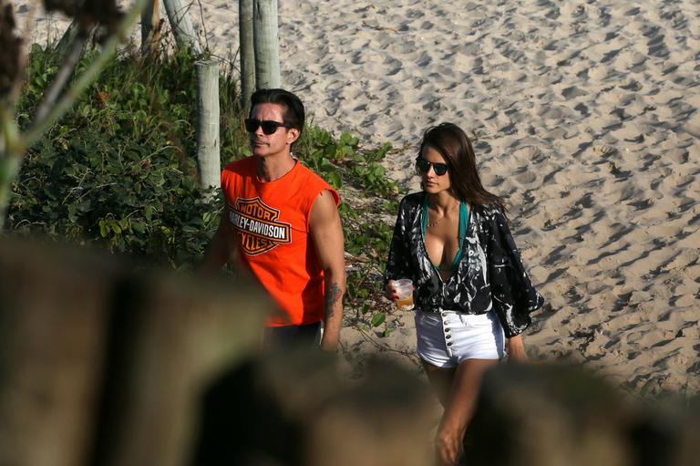 Alessandra Ambrósio na Barra da Tijuca